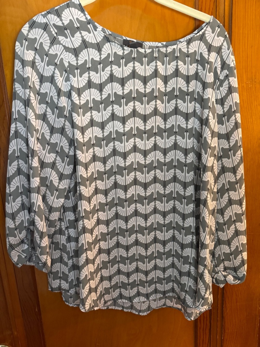 Mix Brand Gray and White Fan-Print blouse
